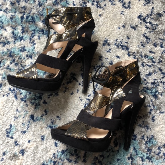 Black and gold stiletto heels - Picture 3 of 9